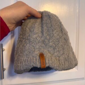 Women's Gray Knit Hat turtlefur